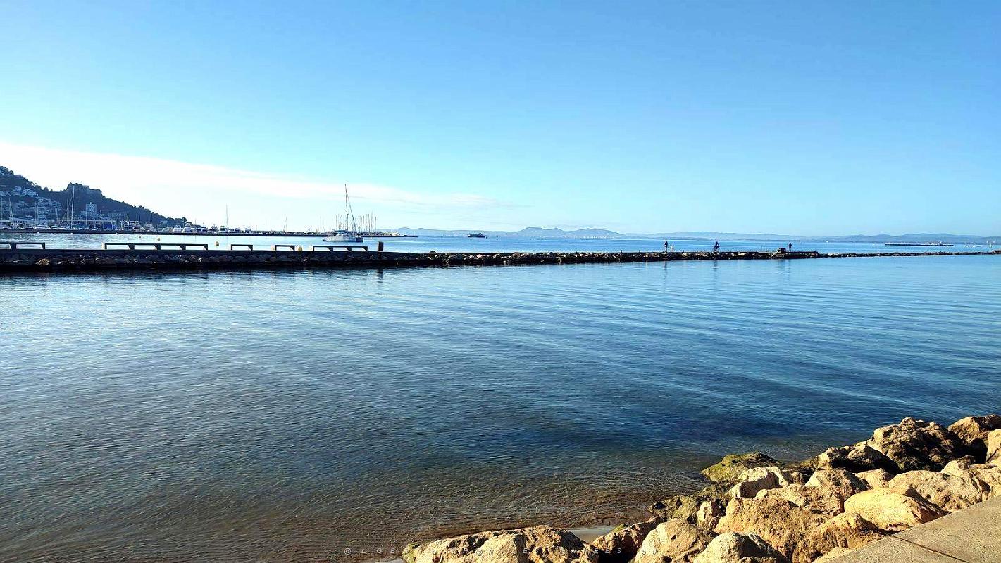 22 - Rosas - Paseo Maritime et Plage Nova.jpg
